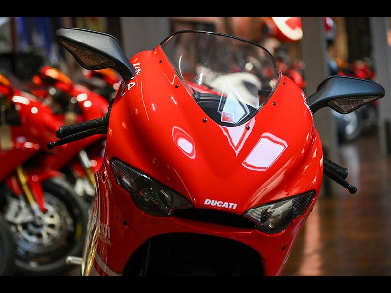 DUCATI Desmosedici RR *GP7 Exhaust - Previously Owned By Shane "Shakey" Byrne - Team Version* 0dr Manual 2026