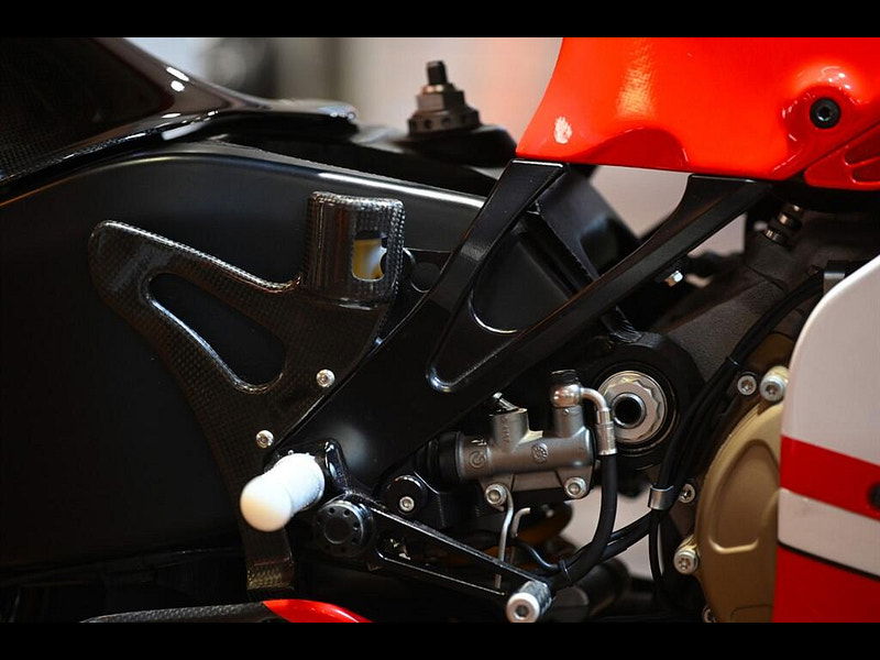 DUCATI Desmosedici RR *GP7 Exhaust - Previously Owned By Shane "Shakey" Byrne - Team Version* 0dr Manual 2026