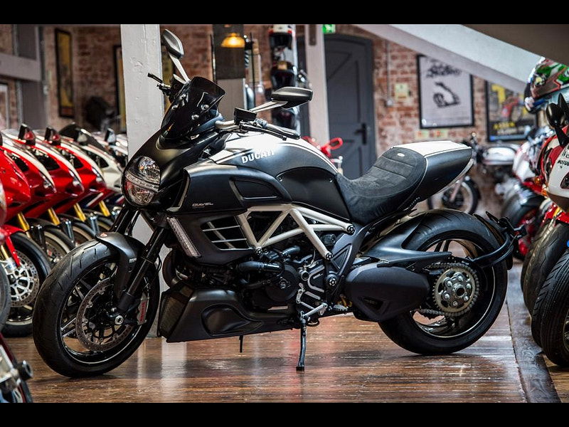 DUCATI Diavel AMG Rare AMG special edition Delivery miles 0dr Manual 2025
