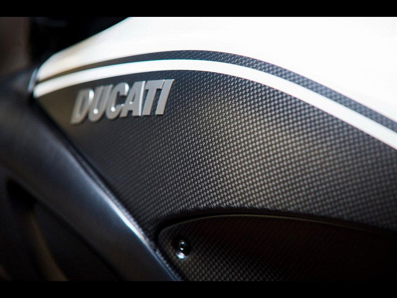 DUCATI Diavel AMG Rare AMG special edition Delivery miles 0dr Manual 2025