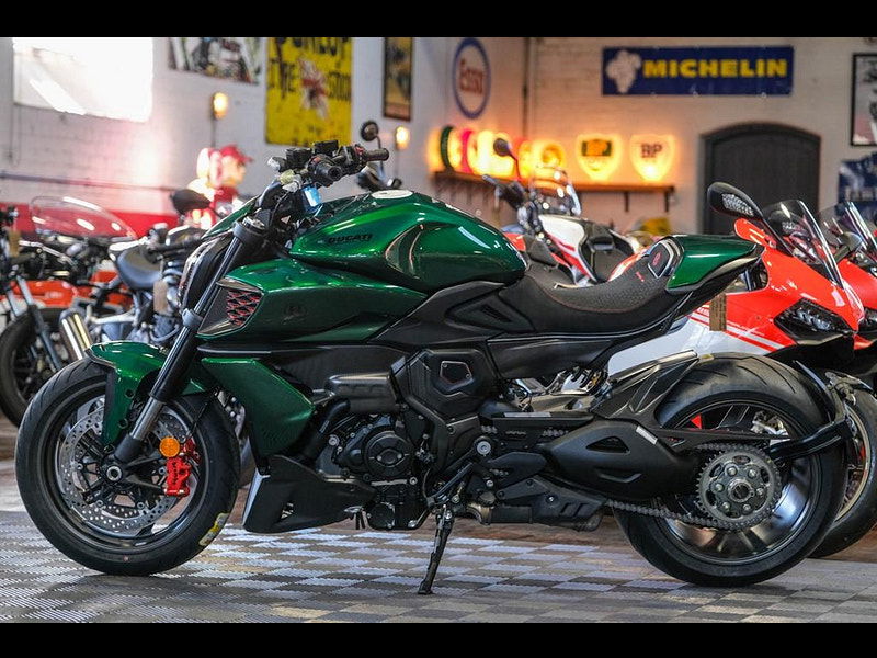 DUCATI Diavel V4 Bentley No #446 of 500 Limited Edition 0dr Manual 2025