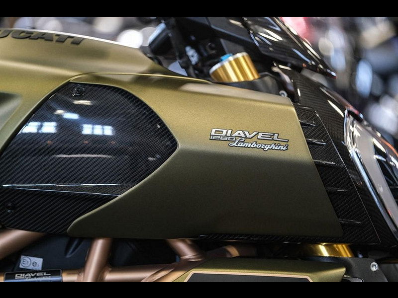 DUCATI Diavel Lamborghini No 238 of 630 Limited Edition 0dr Manual 2025