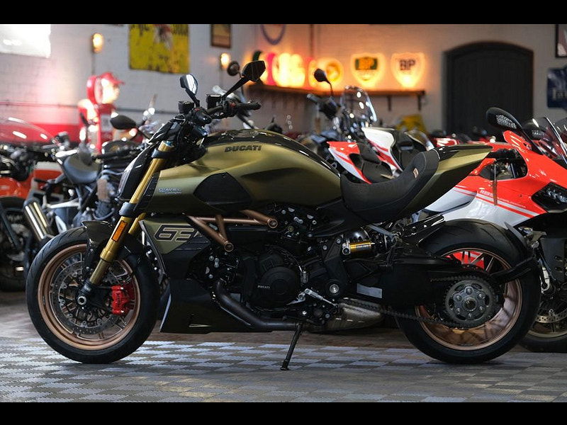 DUCATI Diavel Lamborghini No 238 of 630 Limited Edition 0dr Manual 2025