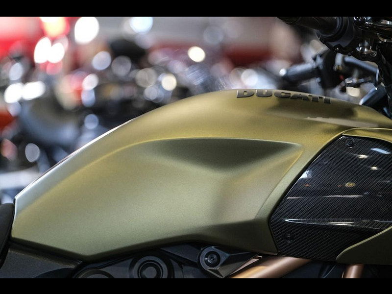 DUCATI Diavel Lamborghini No 238 of 630 Limited Edition 0dr Manual 2025