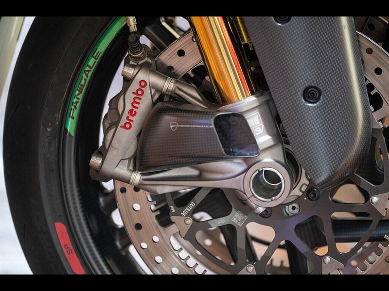 DUCATI Panigale V4 *The Ultimate Tricolore - Full Akrapovic Race Exhaust** 0dr Manual 2026