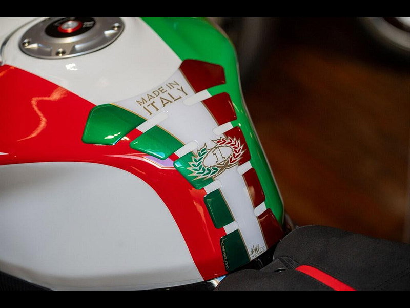 DUCATI Panigale V4 *The Ultimate Tricolore - Full Akrapovic Race Exhaust** 0dr Manual 2026