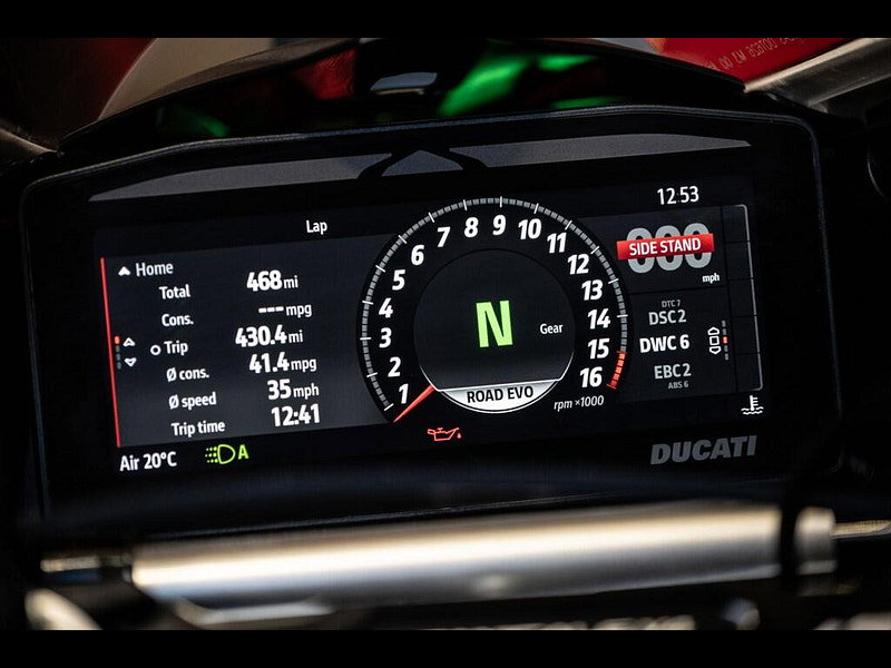 DUCATI Panigale V4 *The Ultimate Tricolore - Full Akrapovic Race Exhaust** 0dr Manual 2026