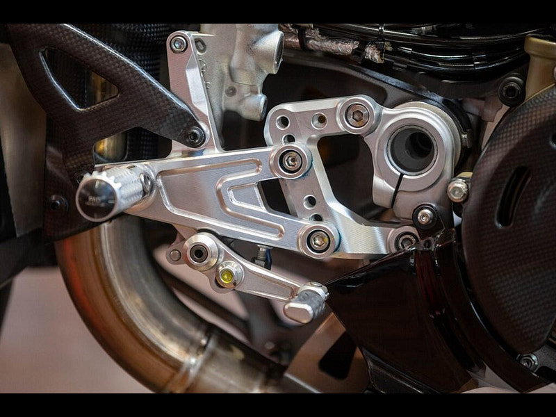 DUCATI Panigale V4 *The Ultimate Tricolore - Full Akrapovic Race Exhaust** 0dr Manual 2026