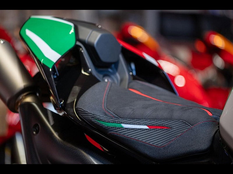 DUCATI Panigale V4 *The Ultimate Tricolore - Full Akrapovic Race Exhaust** 0dr Manual 2026