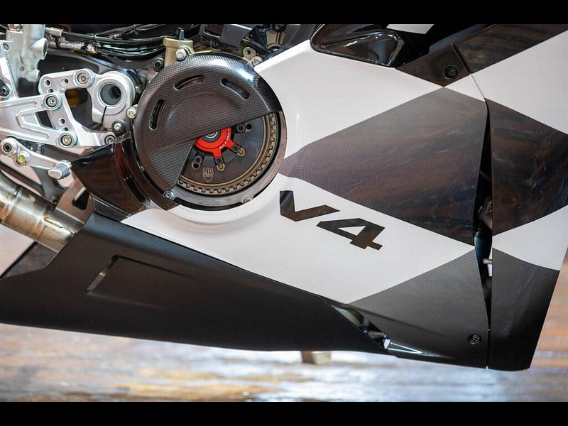 DUCATI Panigale V4 *The Ultimate Tricolore - Full Akrapovic Race Exhaust** 0dr Manual 2026