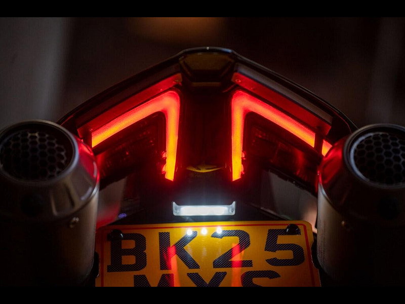 DUCATI Panigale V4 *The Ultimate Tricolore - Full Akrapovic Race Exhaust** 0dr Manual 2026