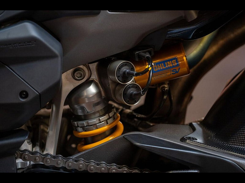 DUCATI Panigale V4 *The Ultimate Tricolore - Full Akrapovic Race Exhaust** 0dr Manual 2026