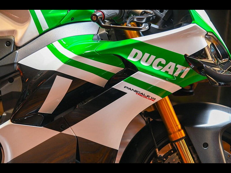 DUCATI Panigale V4 Tricolore *Akrapovic Exhaust - 669 Miles* 0dr Manual 2026