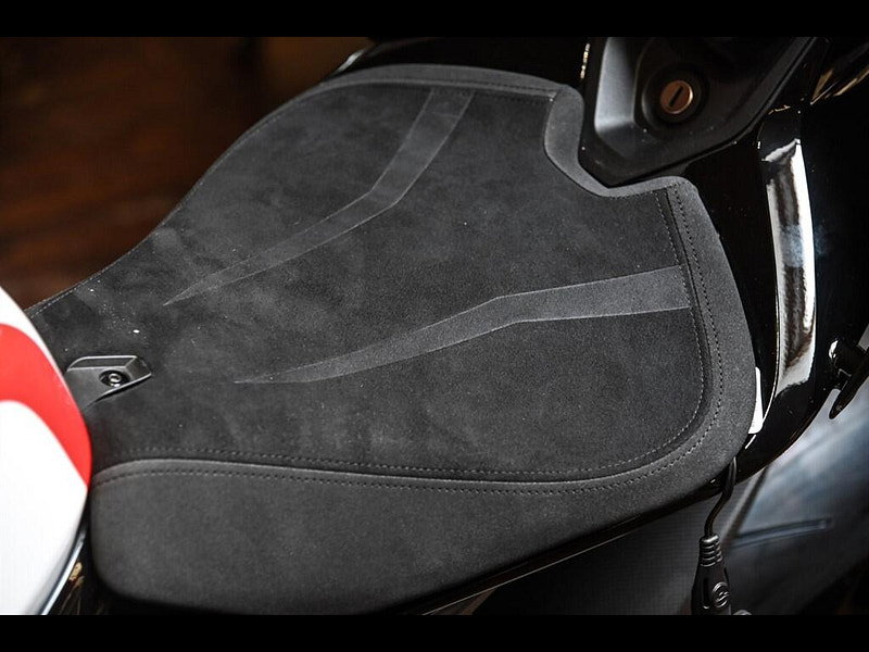 DUCATI Panigale V4 Tricolore *Akrapovic Exhaust - 669 Miles* 0dr Manual 2026