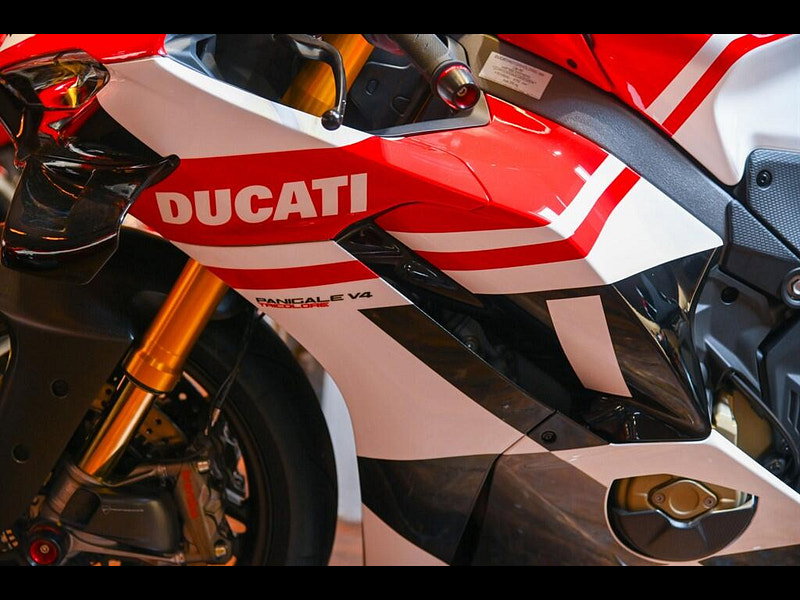 DUCATI Panigale V4 Tricolore *Akrapovic Exhaust - 669 Miles* 0dr Manual 2026