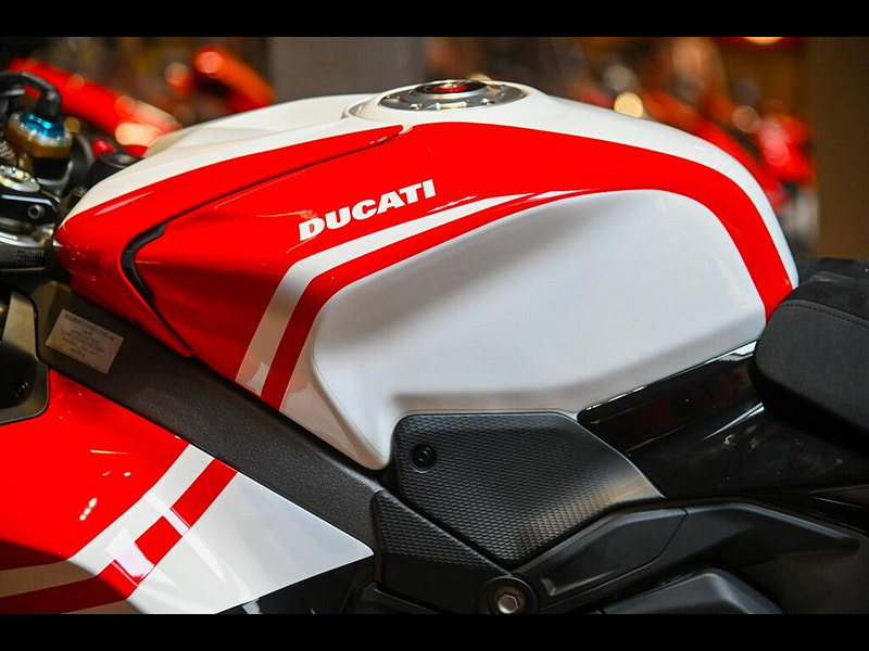 DUCATI Panigale V4 Tricolore *Akrapovic Exhaust - 669 Miles* 0dr Manual 2026