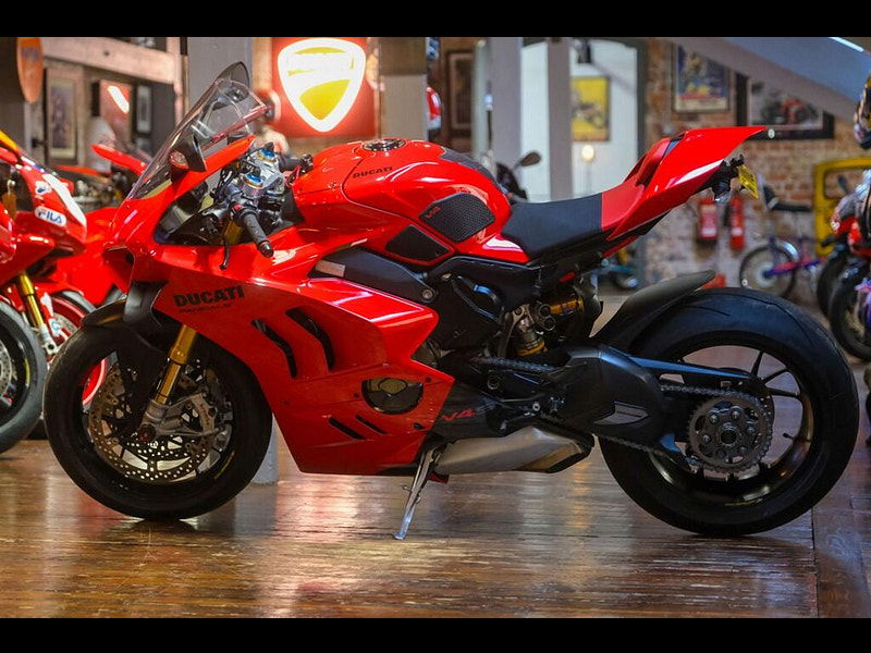 DUCATI Panigale V4S *Ducati Panigale V4S - Just Serviced* 0dr Manual 2026