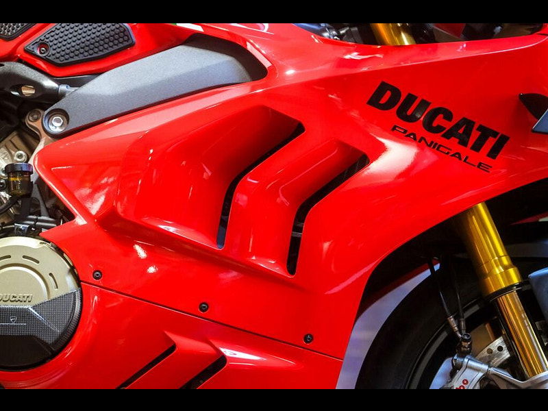 DUCATI Panigale V4S *Ducati Panigale V4S - Just Serviced* 0dr Manual 2026