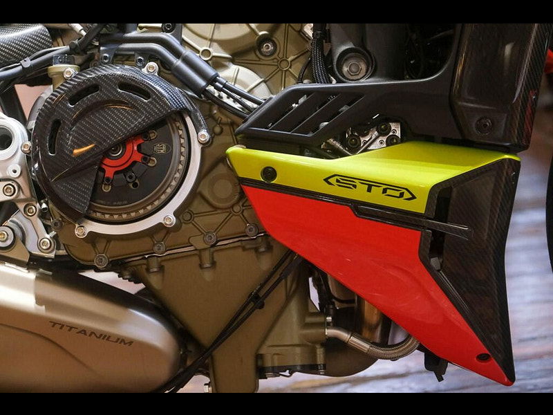 DUCATI Streetfighter V4 *Lamborghini Limited Edition No: 519 of 630* 0dr Manual 2026