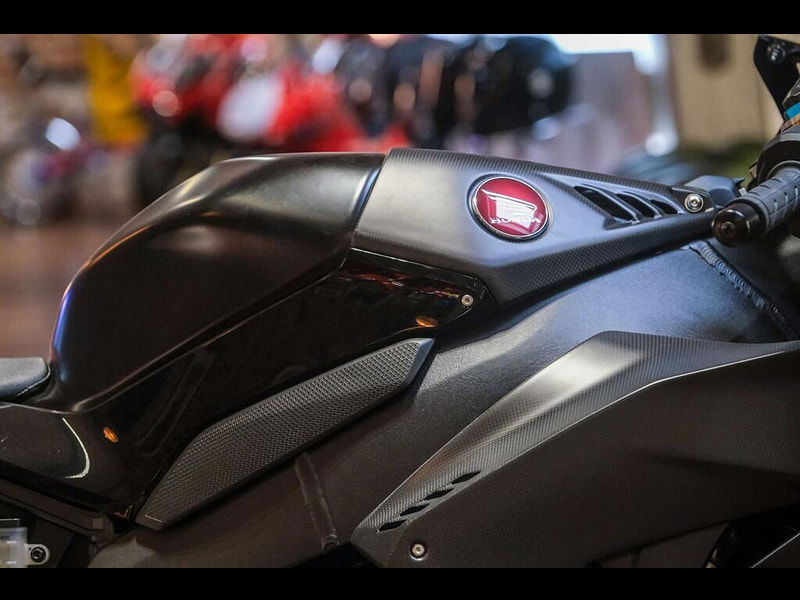 Honda CBR1000RR-R Fireblade SP *Fireblade SP Carbon Edition - P.D.I Miles* 0dr Manual 2026