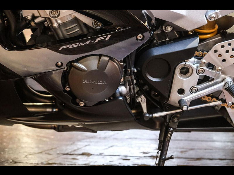 Honda CBR900RR Fireblade CBR 900RR Fireblade *929* 0dr Manual 2025