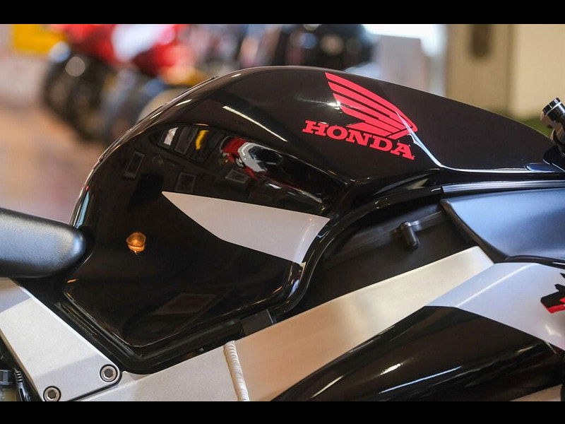 Honda CBR900RR Fireblade CBR 900RR Fireblade *929* 0dr Manual 2025