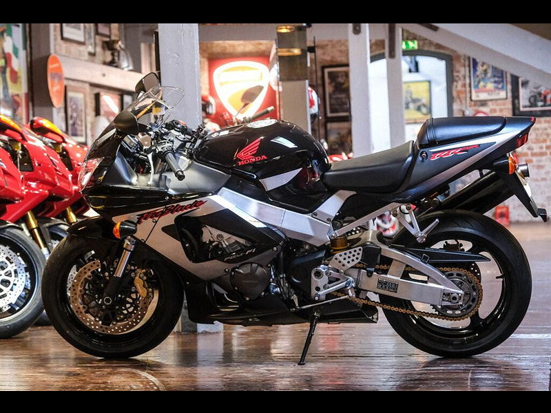 Honda CBR900RR Fireblade CBR 900RR Fireblade *929* 0dr Manual 2025