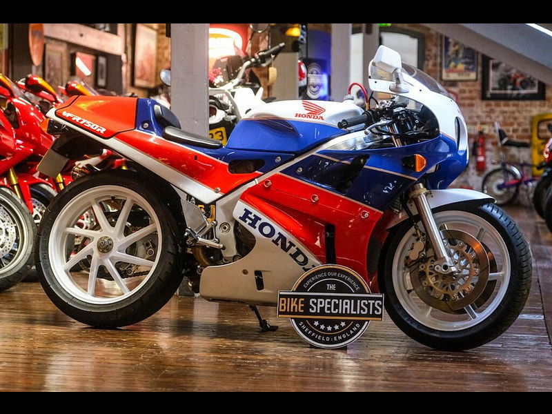 Honda VFR750 RC30 - *UK Registered - Low Ownership - Low Mileage* 0dr Manual 2026