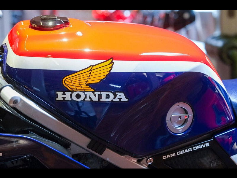 Honda VF1000 VF1000RE Iconic 80's V4 Honda 0dr Manual 2025