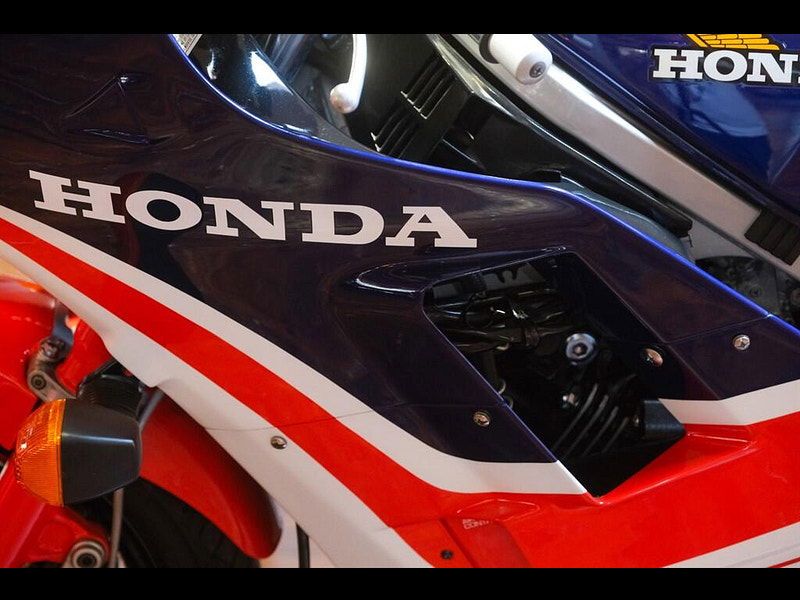 Honda VF1000 VF1000RE Iconic 80's V4 Honda 0dr Manual 2025