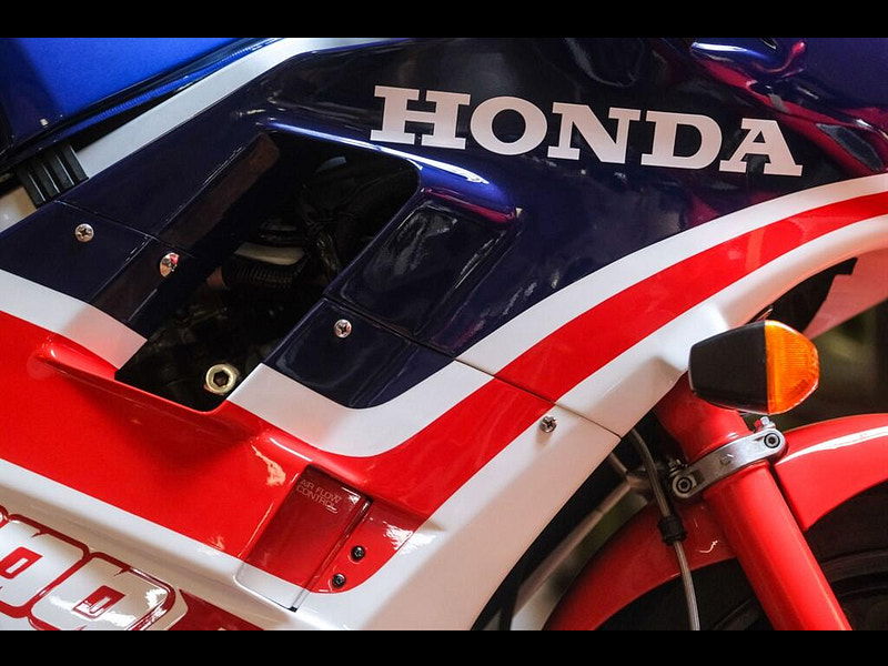 Honda VF1000 VF1000RE Iconic 80's V4 Honda 0dr Manual 2025