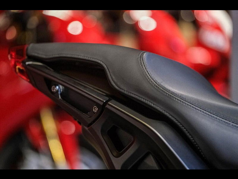 Indian Ftr *FTR 1200 - Akrapovic Exhaust* 0dr Manual 2026