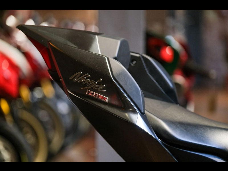 KAWASAKI Ninja H2R Ninja H2R New Old Stock Del Miles 0dr Manual 2025