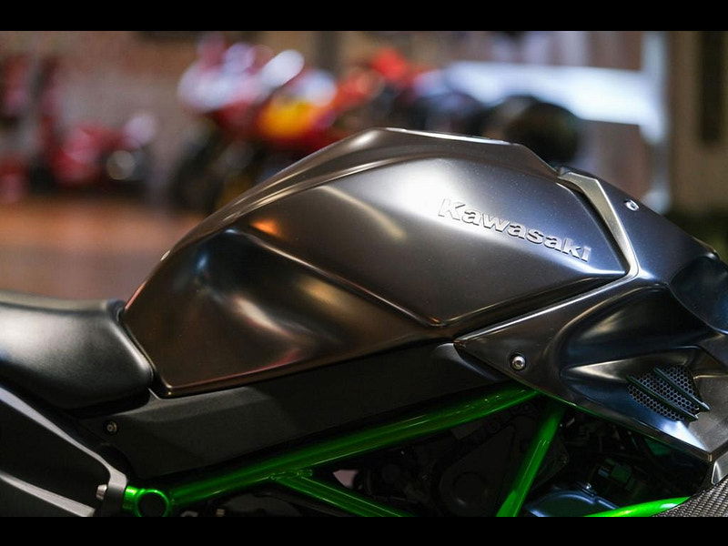 KAWASAKI Ninja H2R Ninja H2R New Old Stock Del Miles 0dr Manual 2025