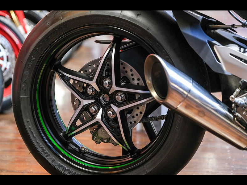 KAWASAKI Ninja H2R Ninja H2R New Old Stock Del Miles 0dr Manual 2025