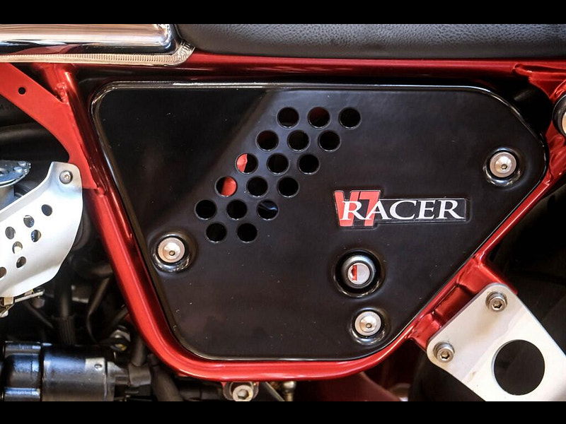 MOTO GUZZI V7 744 Café Racer Only 890 miles 0dr Automatic 2026