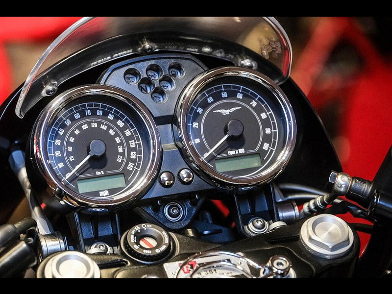 MOTO GUZZI V7 744 Café Racer Only 890 miles 0dr Automatic 2026