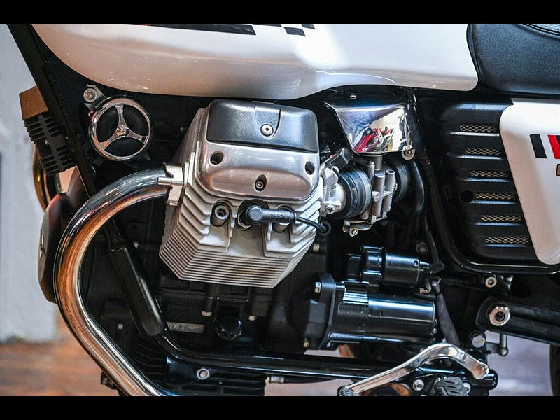 MOTO GUZZI V7 *Original Condition - Low Mileage* 0dr Manual 2026