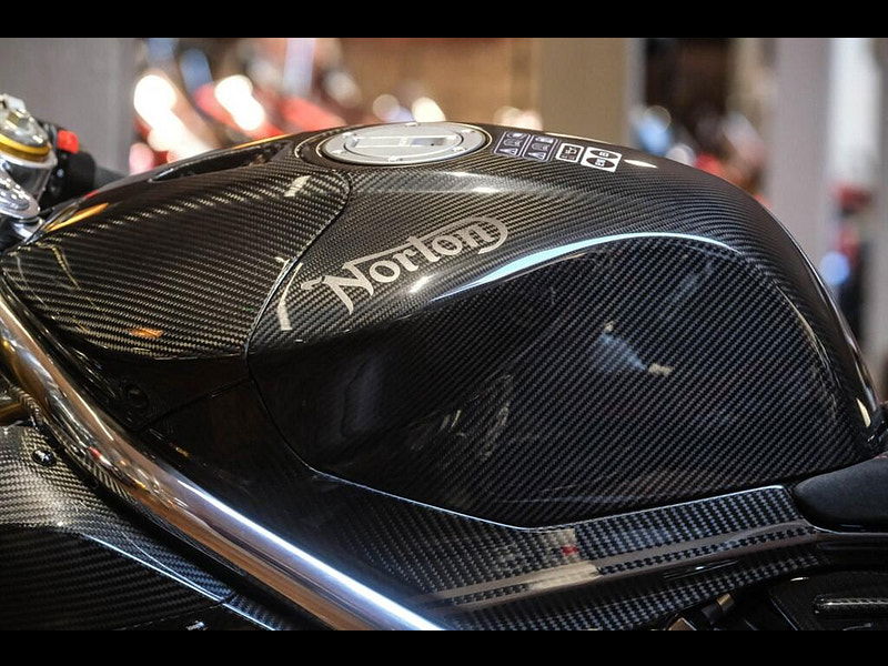 Norton V4 sv Norton V4 SV *Carbon* 0dr Manual 2026