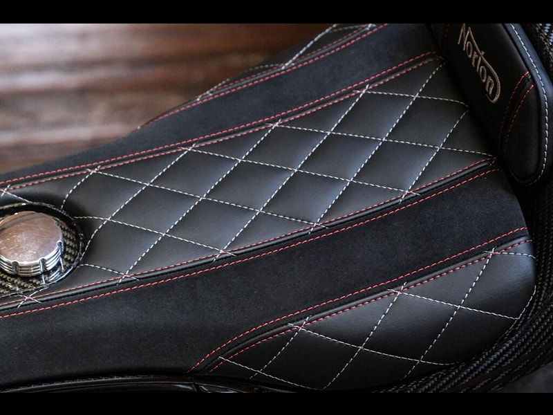 Norton V4 sv Norton V4 SV *Carbon* 0dr Manual 2026