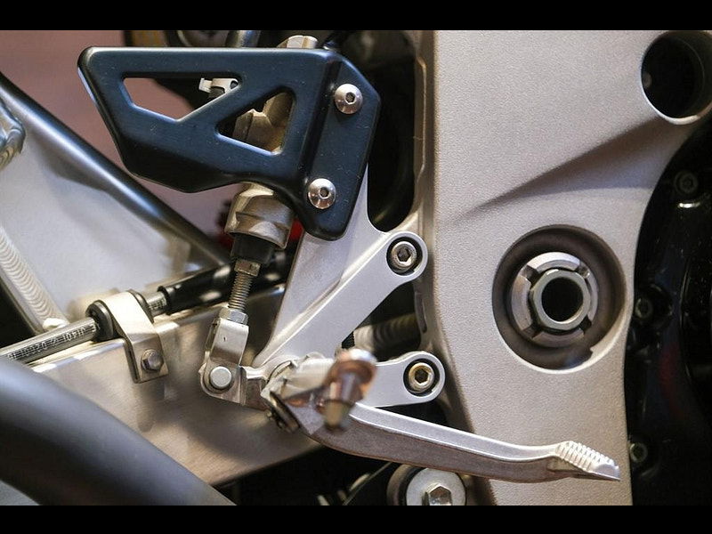 Suzuki Gsx-r1000 GSX-R1000 K1 Stunning Low Mileage Example! 0dr Manual 2025