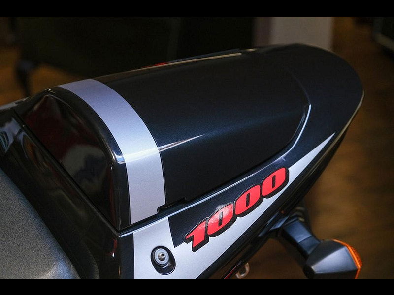 Suzuki Gsx-r1000 GSX-R1000 K1 Stunning Low Mileage Example! 0dr Manual 2025