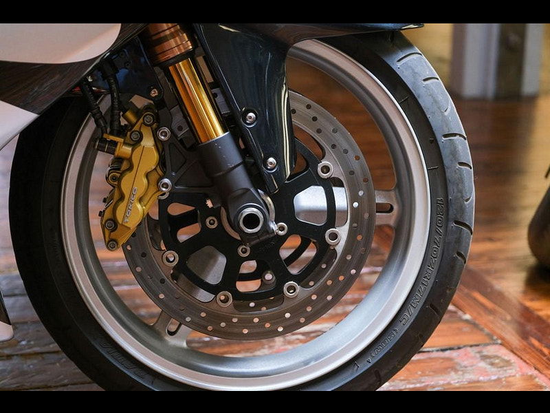 Suzuki Gsx-r1000 GSX-R1000 K1 Stunning Low Mileage Example! 0dr Manual 2025