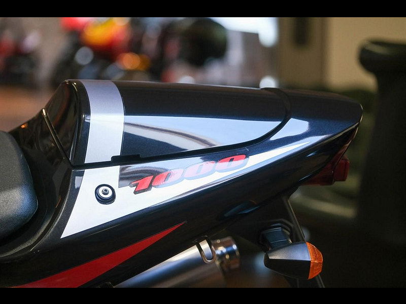 Suzuki Gsx-r1000 GSX-R1000 K1 Stunning Low Mileage Example! 0dr Manual 2025