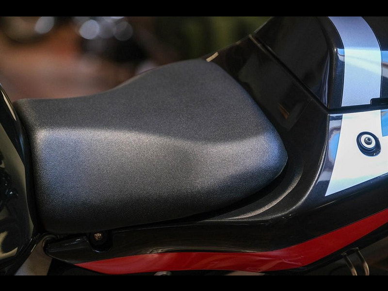 Suzuki Gsx-r1000 GSX-R1000 K1 Stunning Low Mileage Example! 0dr Manual 2025