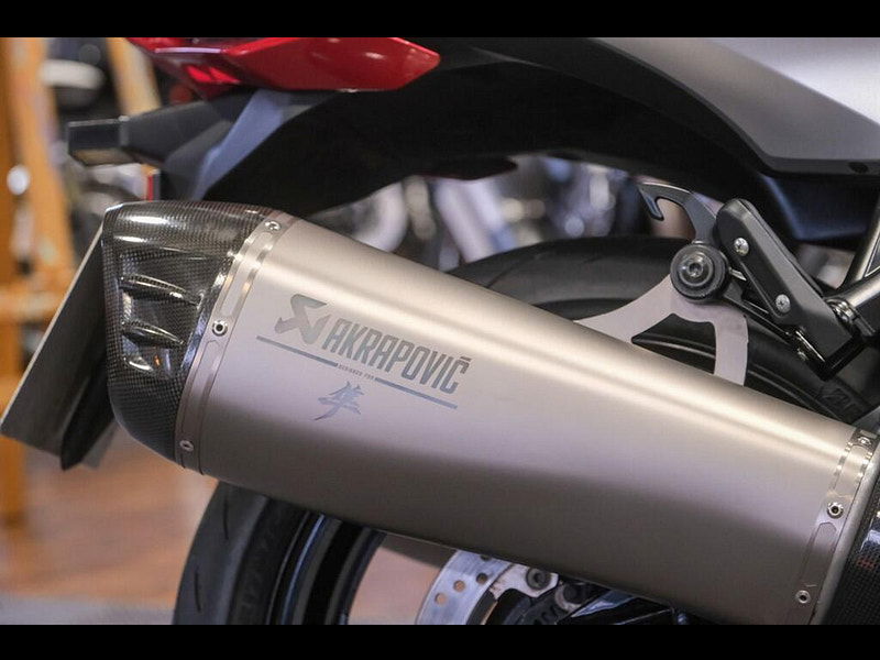 Suzuki GSX1300R Hayabusa *Akrapovic End Cans* 0dr Manual 2026
