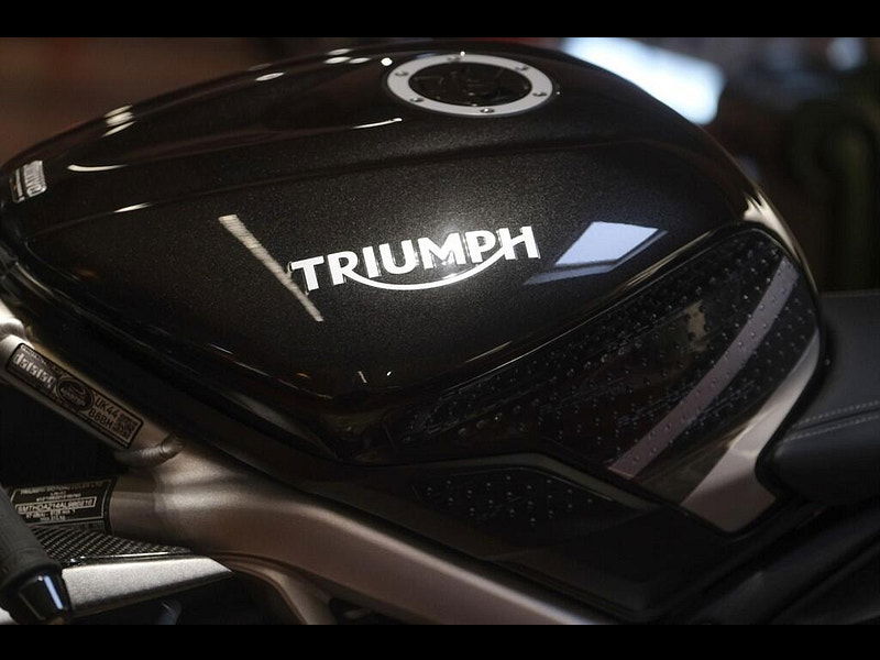 Triumph Daytona Moto2 765 *Moto 2, No 133 of Just 765* 0dr Manual 2026
