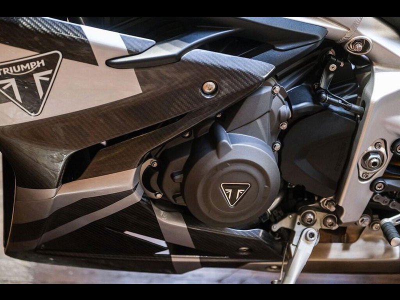 Triumph Daytona Moto2 765 *Moto 2, No 133 of Just 765* 0dr Manual 2026