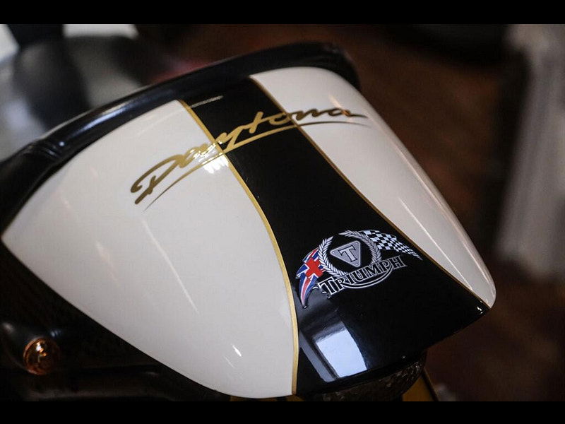 Triumph Daytona T595 Daytona Cafe Racer Unique Build 0dr Manual 2026