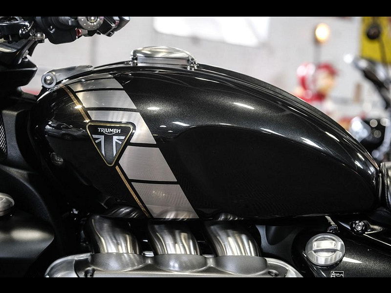 Triumph Rocket III Triumph Rocket TFC 0dr Manual 2025